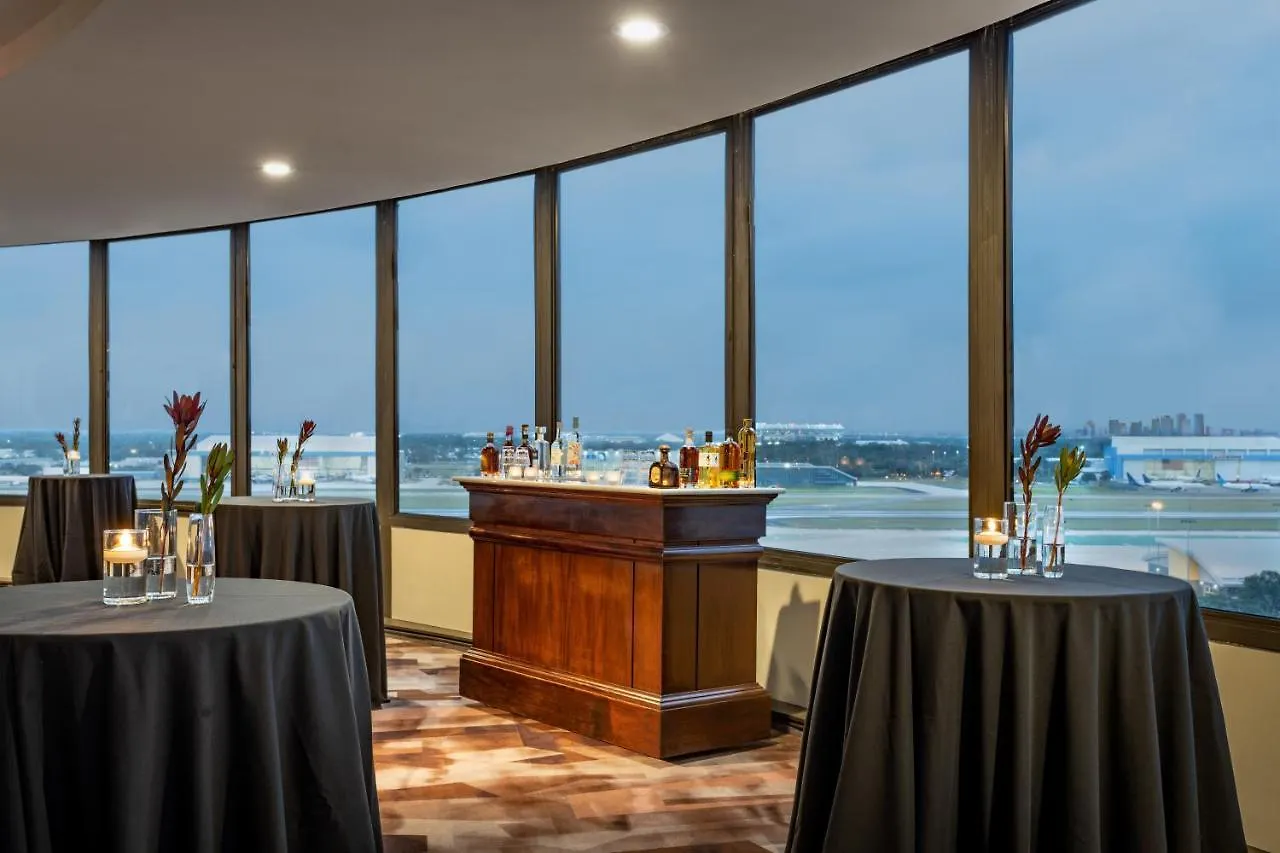 Отель Tampa Airport Marriott