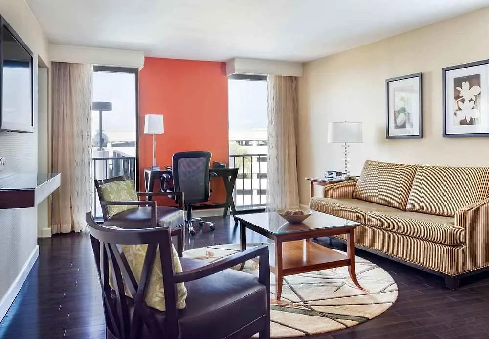 Отель Tampa Airport Marriott