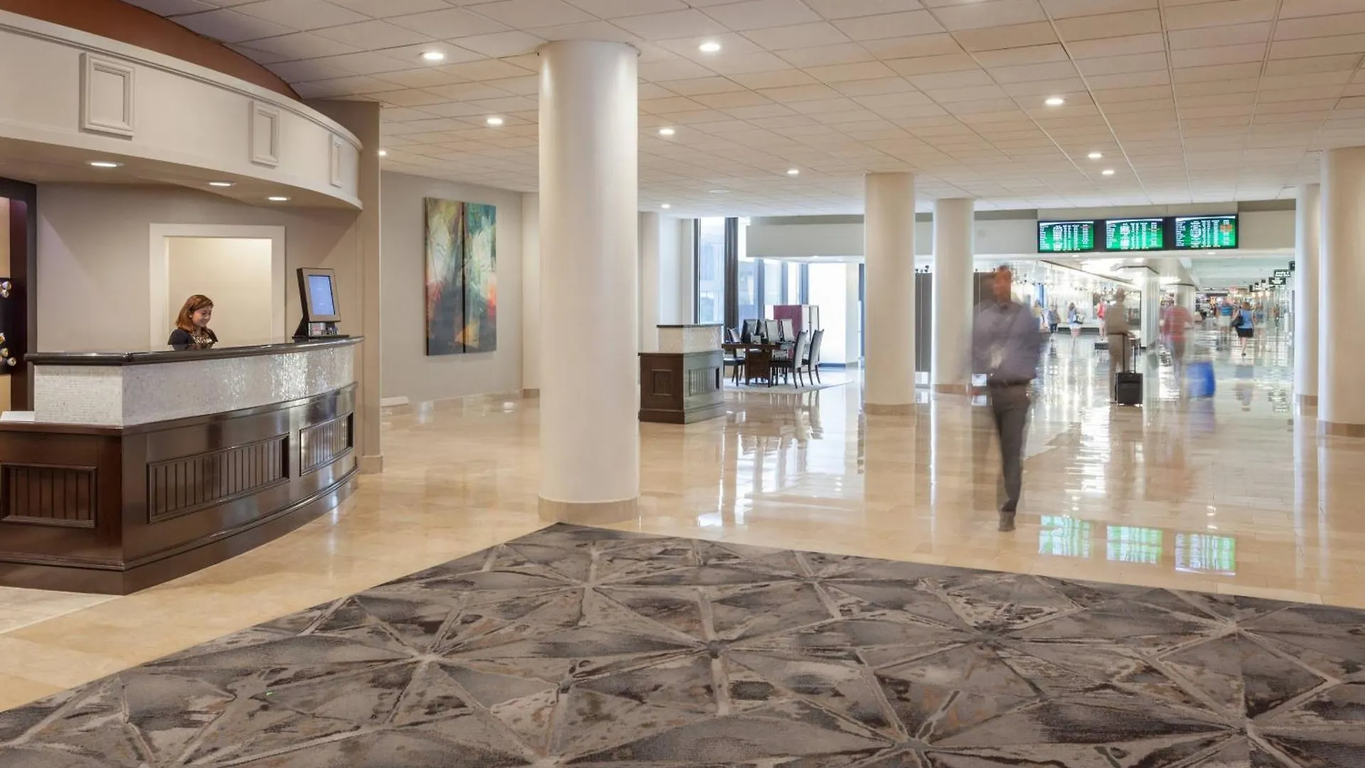 Отель Tampa Airport Marriott
