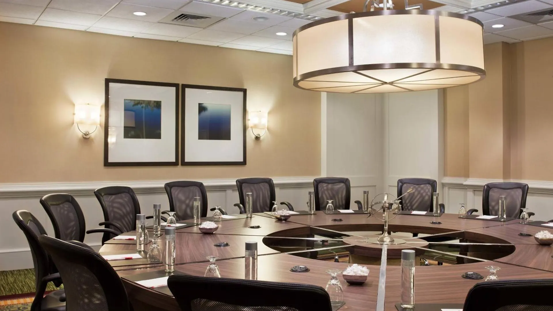 Отель Tampa Airport Marriott