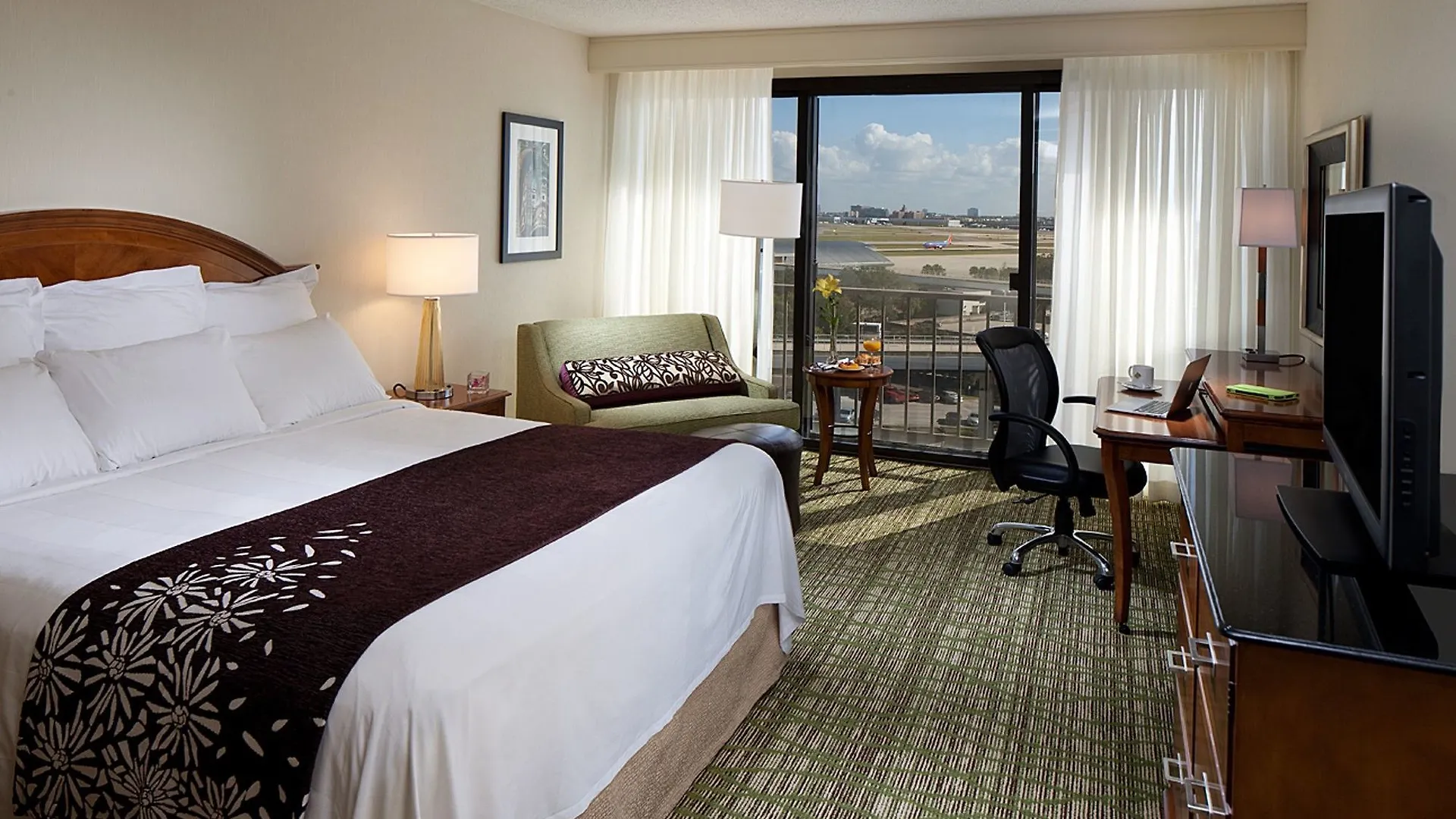 Отель Tampa Airport Marriott